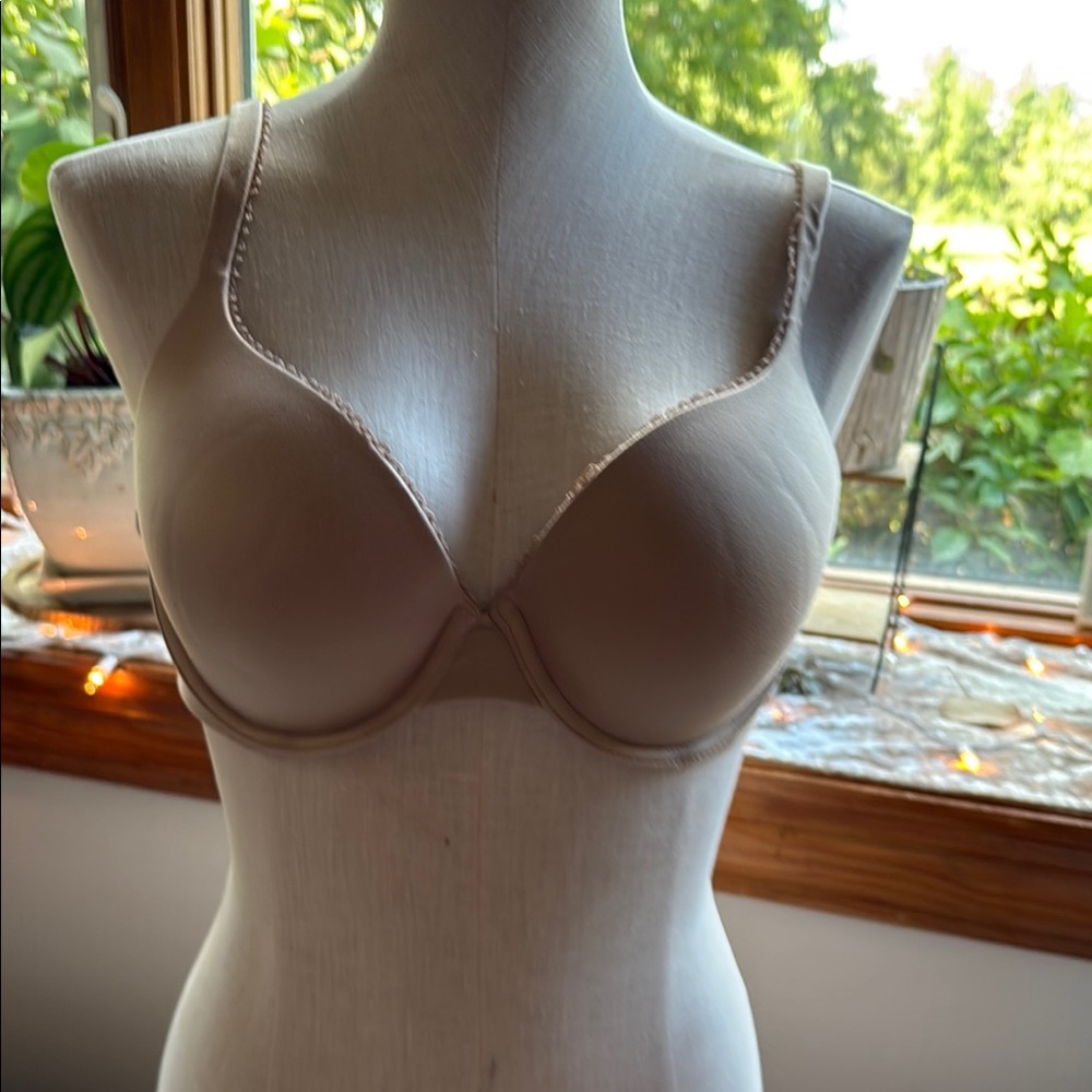 Victoria's Secret Nude Underwire Bra